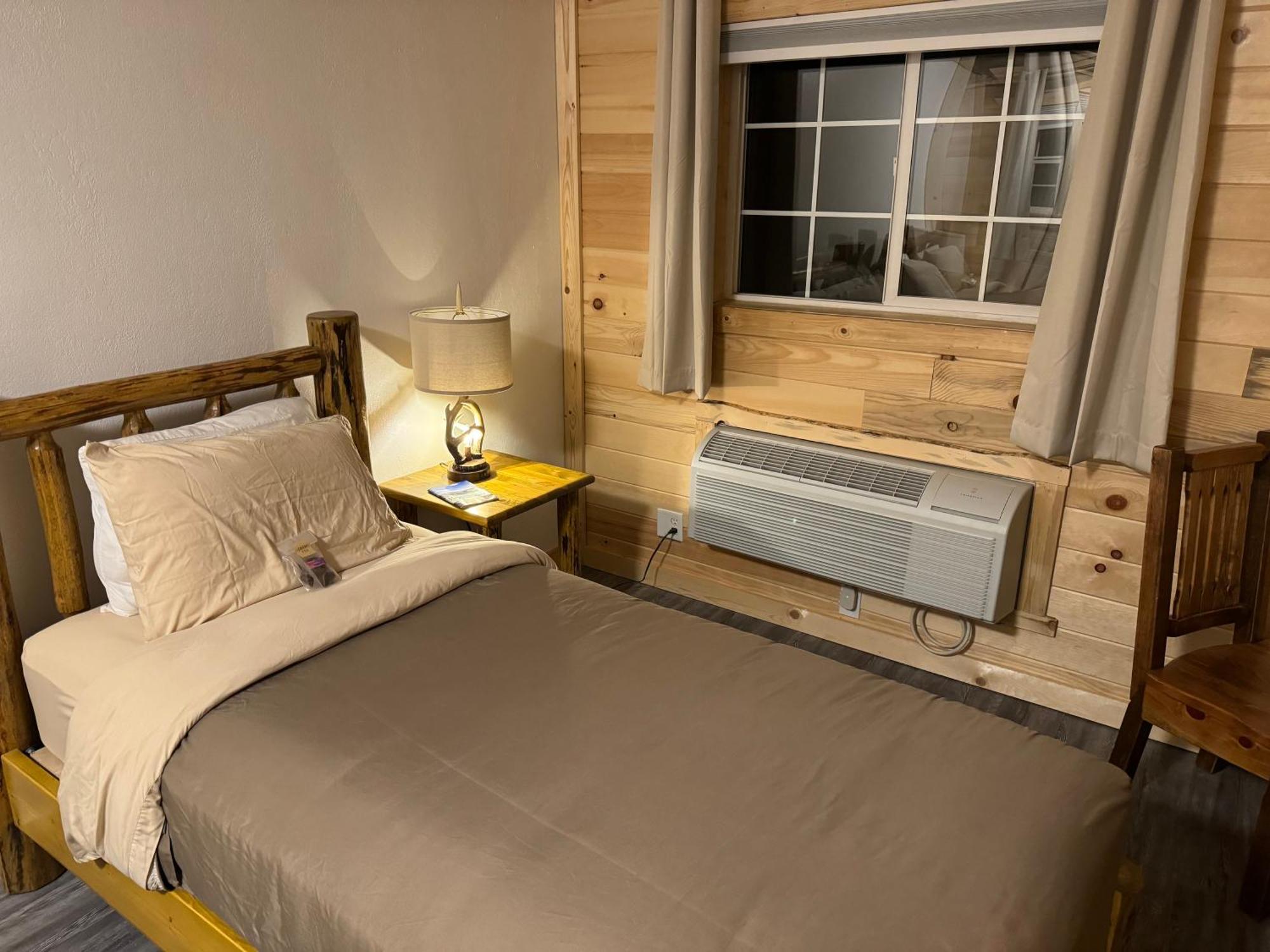 בונרס פרי Kootenai Valley Motel מראה חיצוני תמונה